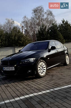 Седан BMW 3 Series 2009 в Луцке