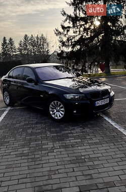 Седан BMW 3 Series 2009 в Луцке