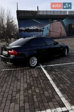 Седан BMW 3 Series 2009 в Луцке