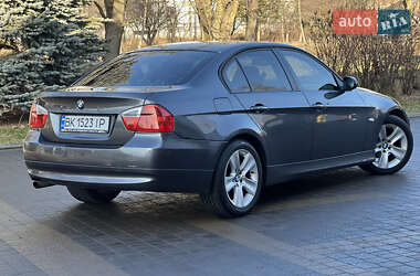 Седан BMW 3 Series 2006 в Ровно