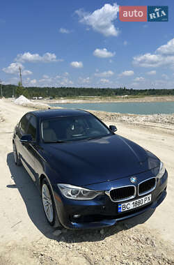 Седан BMW 3 Series 2013 в Львові