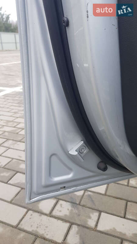 Универсал BMW 3 Series 2010 в Луцке фото 30 Универсал BMW 3 Series 2010 в Луцке