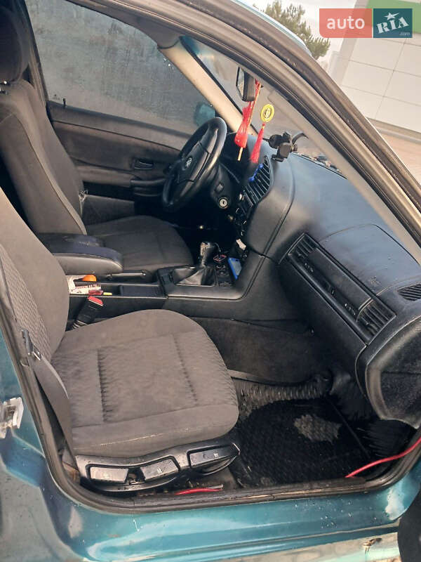 Седан BMW 3 Series 1995 в Яворове