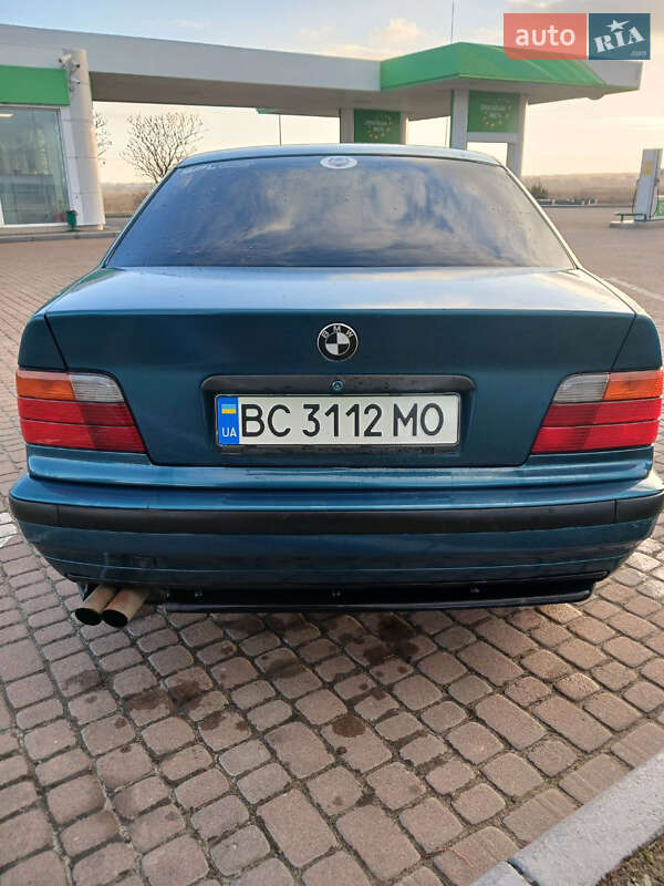 Седан BMW 3 Series 1995 в Яворове
