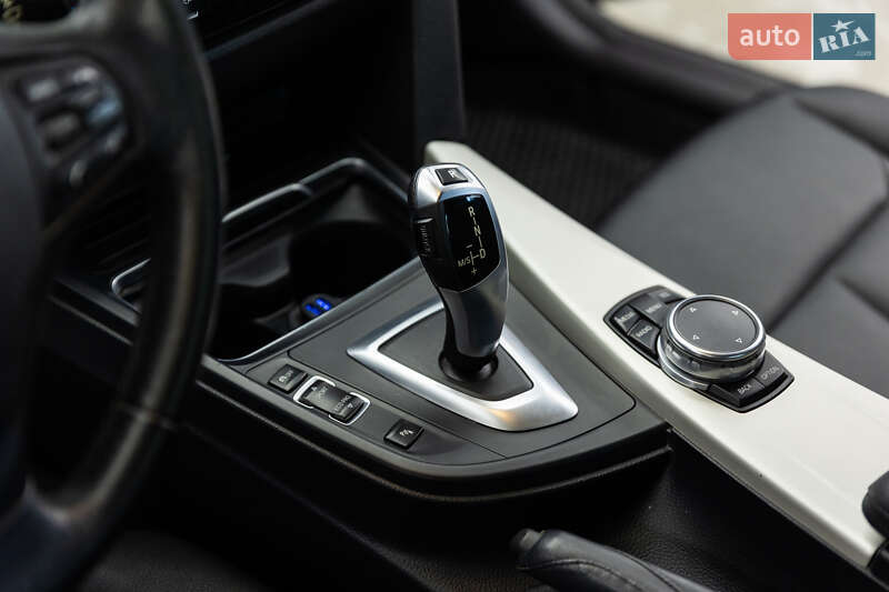 Седан BMW 3 Series 2016 в Ивано-Франковске