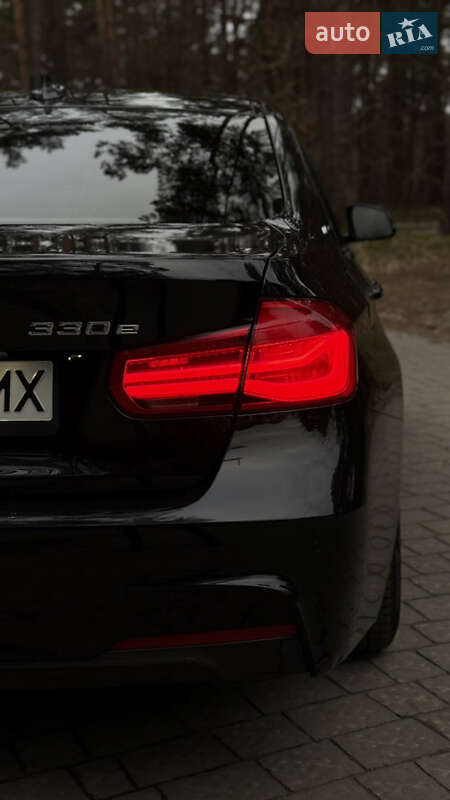 Седан BMW 3 Series 2016 в Львове