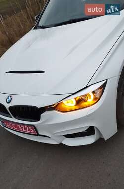 Седан BMW 3 Series 2015 в Великих Мостах