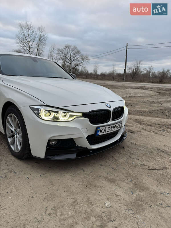 Седан BMW 3 Series 2016 в Киеве