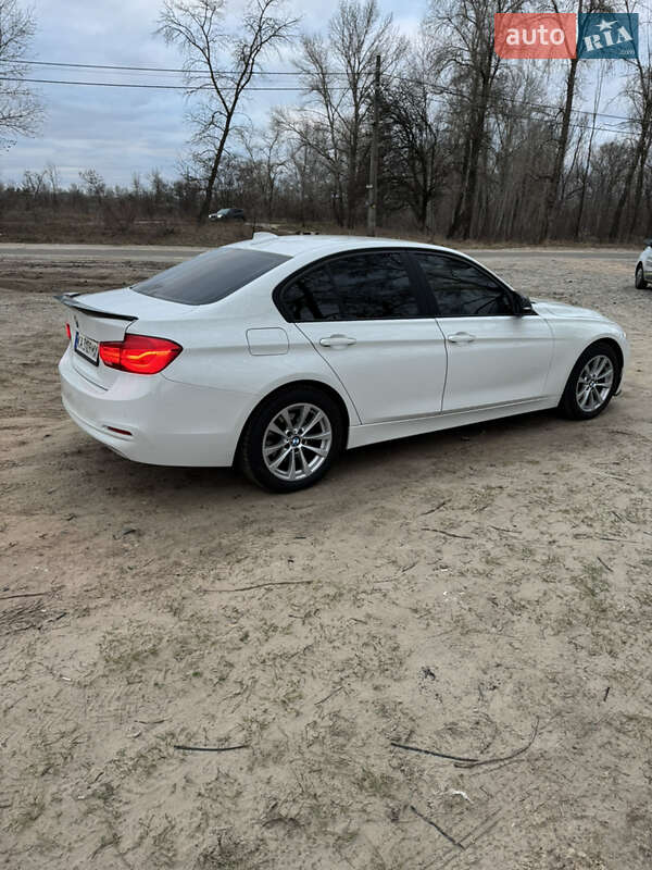 Седан BMW 3 Series 2016 в Киеве