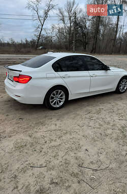 Седан BMW 3 Series 2016 в 