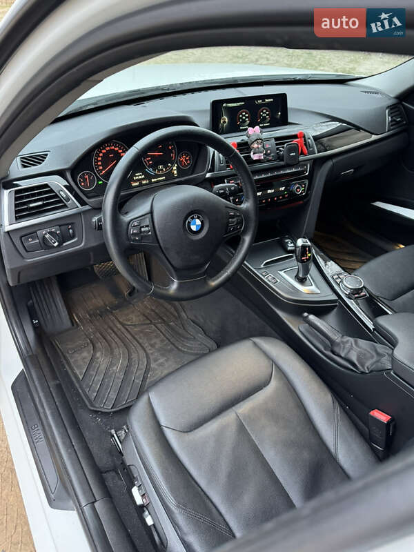 Седан BMW 3 Series 2016 в Киеве