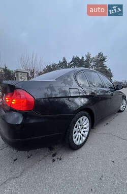 Седан BMW 3 Series 2010 в Умані