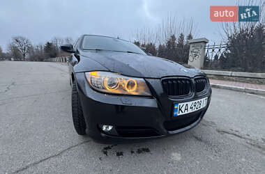 Седан BMW 3 Series 2010 в Умані