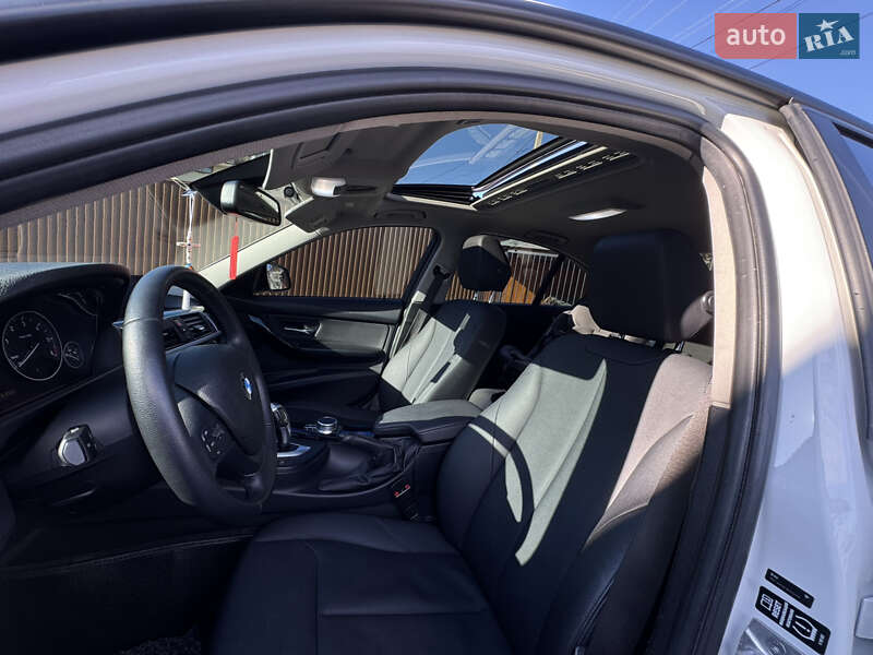 Седан BMW 3 Series 2017 в Черновцах