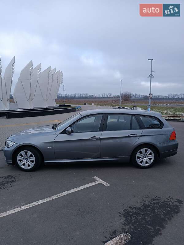 Универсал BMW 3 Series 2009 в Смеле