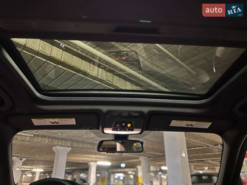 Седан BMW 3 Series 2016 в Киеве