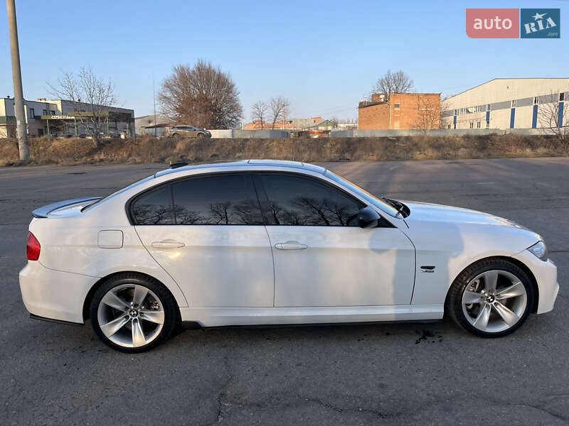 Седан BMW 3 Series 2011 в Краснограде