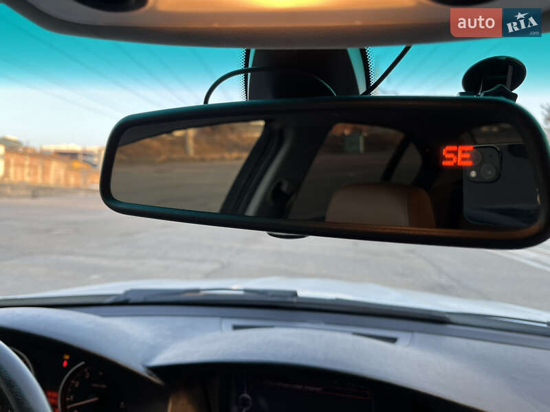 Седан BMW 3 Series 2011 в Краснограде