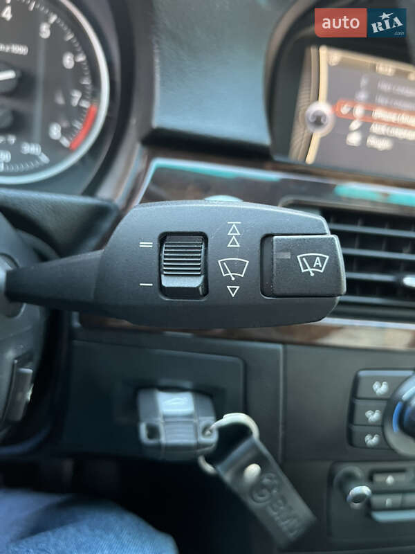 Седан BMW 3 Series 2011 в Краснограде