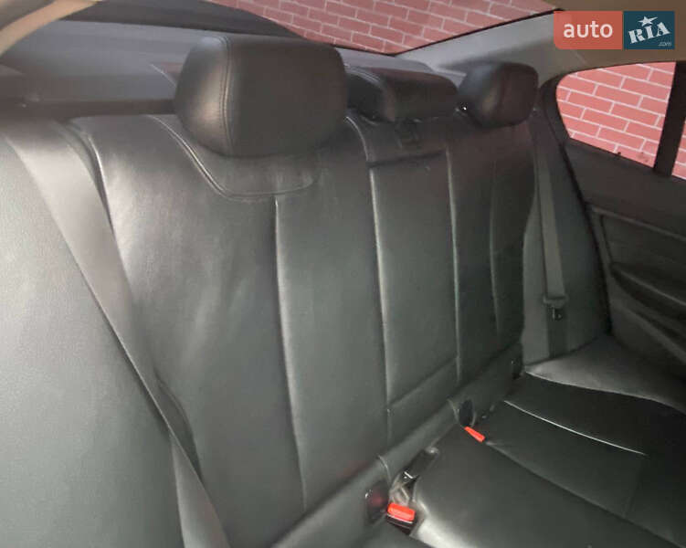 Седан BMW 3 Series 2015 в Одессе