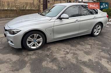 Седан BMW 3 Series 2017 в Киеве