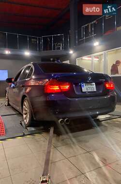 Седан BMW 3 Series 2011 в 