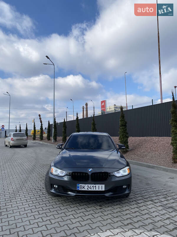 Седан BMW 3 Series 2012 в Ровно