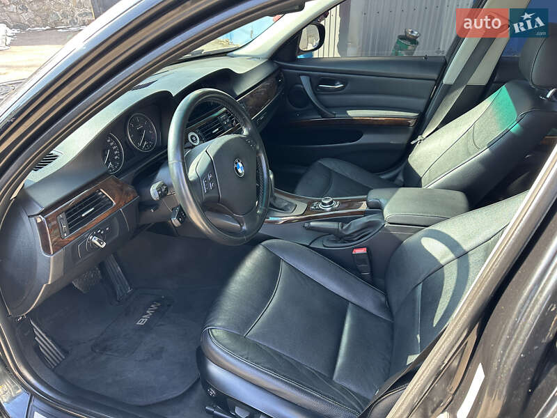Седан BMW 3 Series 2011 в Запоріжжі