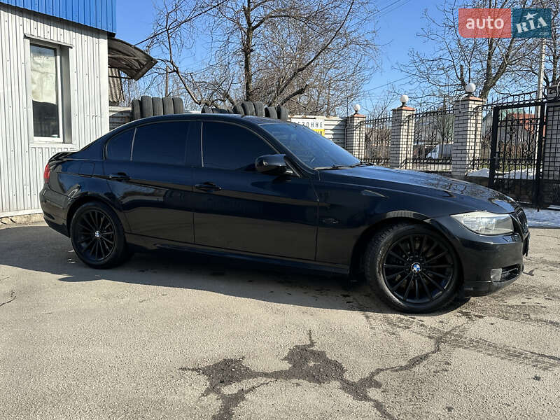 Седан BMW 3 Series 2011 в Запоріжжі