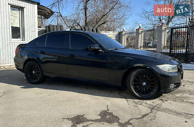 Седан BMW 3 Series 2011 в 