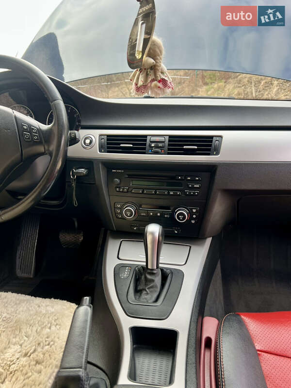 Седан BMW 3 Series 2007 в Золочеві