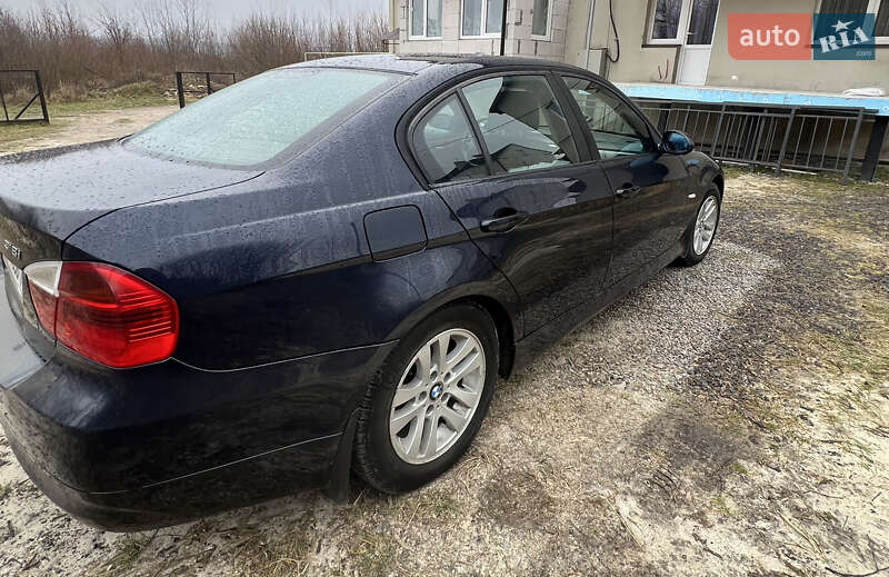 Седан BMW 3 Series 2007 в Золочеві