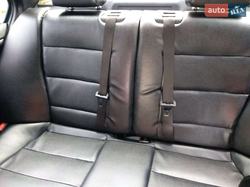 Седан BMW 3 Series 1994 в Павлограде