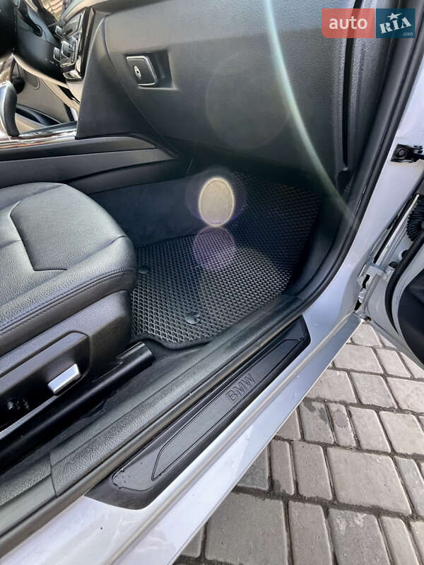 Седан BMW 3 Series 2016 в Кропивницком