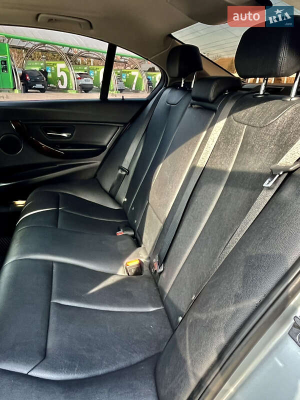 Седан BMW 3 Series 2016 в Кропивницком
