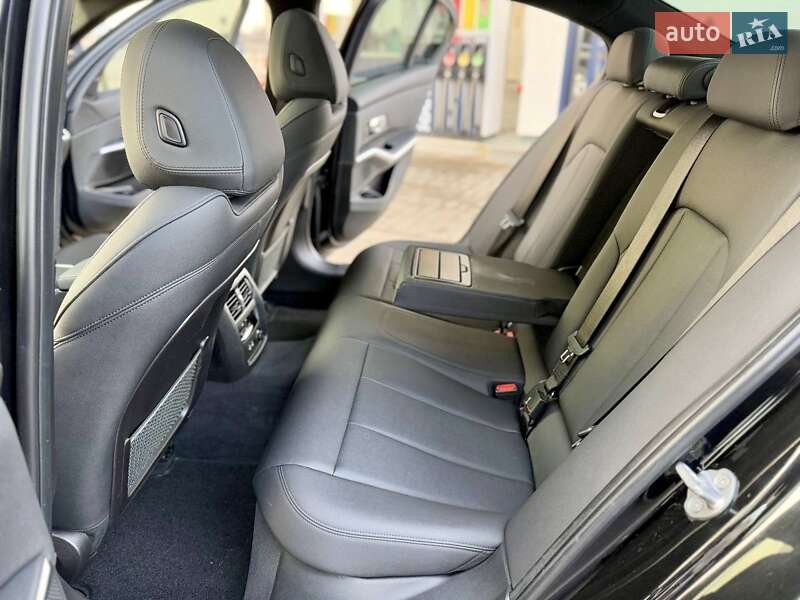 Седан BMW 3 Series 2019 в Днепре