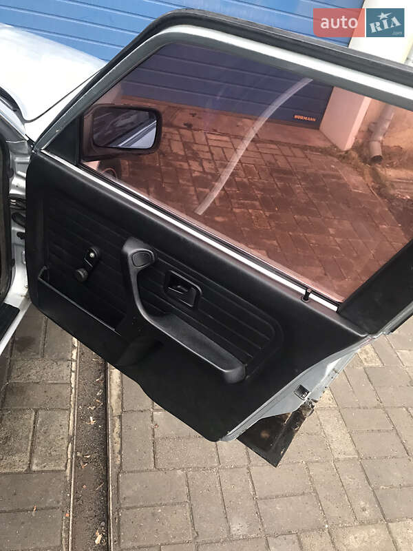 Седан BMW 3 Series 1984 в Сумах фото 11 Седан BMW 3 Series 1984 в Сумах