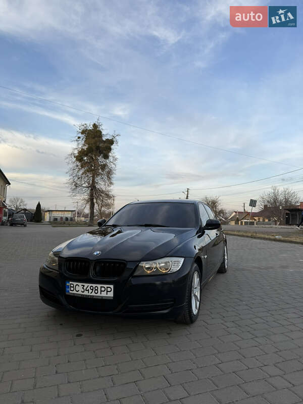 Седан BMW 3 Series 2010 в Львові