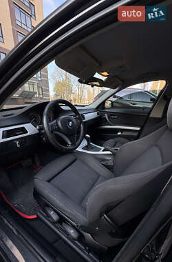 Седан BMW 3 Series 2009 в 