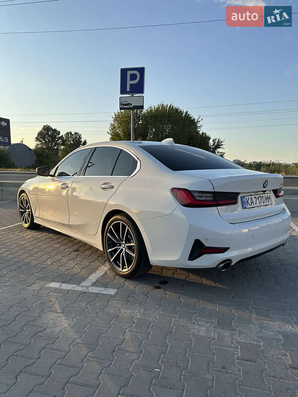 Седан BMW 3 Series 2019 в Киеве