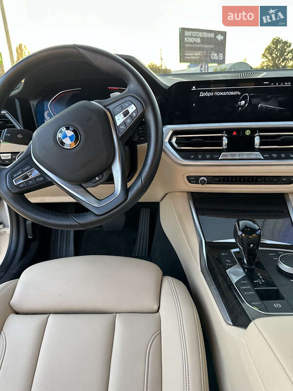 Седан BMW 3 Series 2019 в Киеве