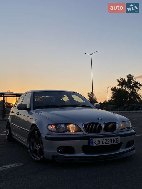 Седан BMW 3 Series 2004 в 