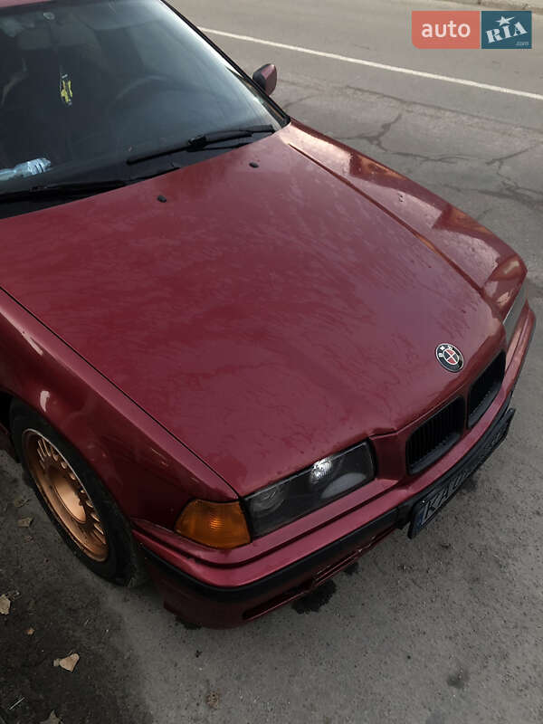 Седан BMW 3 Series 1992 в Василькові