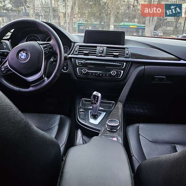 Седан BMW 3 Series 2014 в Чернівцях
