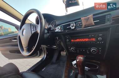 Седан BMW 3 Series 2011 в 