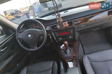 Седан BMW 3 Series 2011 в 