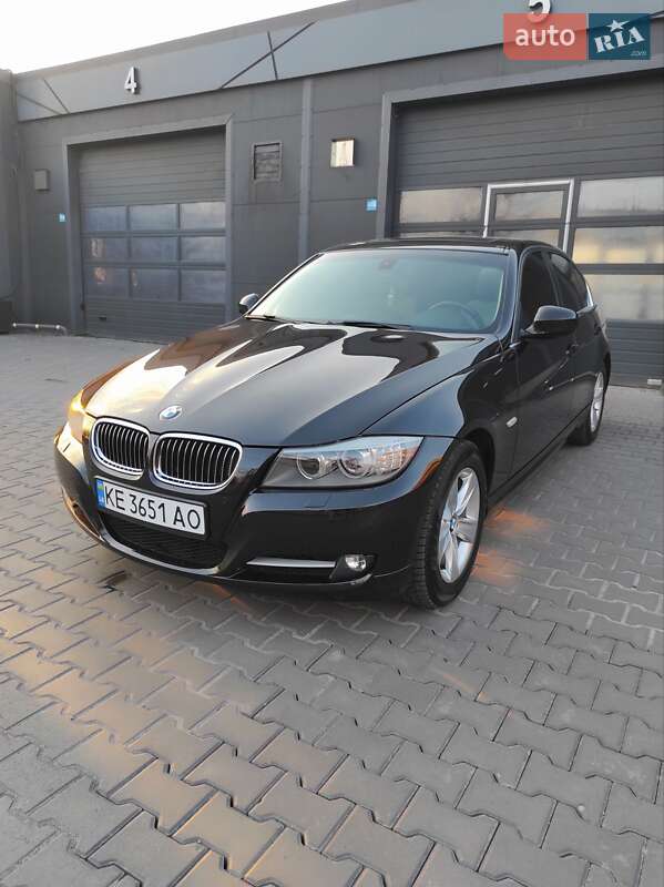 Седан BMW 3 Series 2011 в Каменском