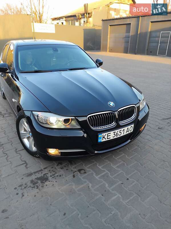 Седан BMW 3 Series 2011 в Каменском