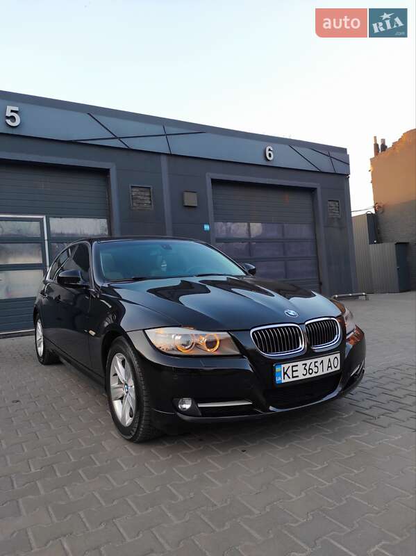 Седан BMW 3 Series 2011 в Каменском