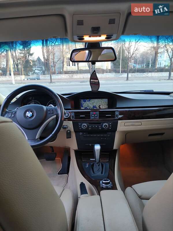 Седан BMW 3 Series 2011 в Каменском